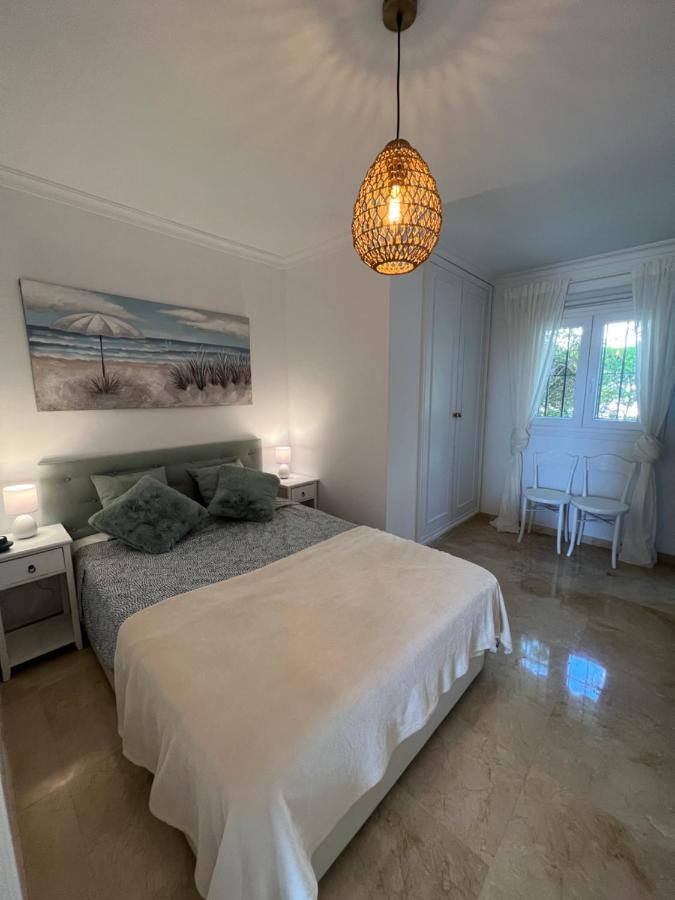 Playa Cristo Amazing Beach Terrace Appartment Estepona Eksteriør billede