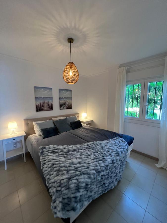 Playa Cristo Amazing Beach Terrace Appartment Estepona Eksteriør billede