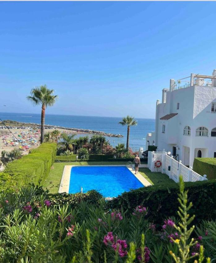 Playa Cristo Amazing Beach Terrace Appartment Estepona Eksteriør billede