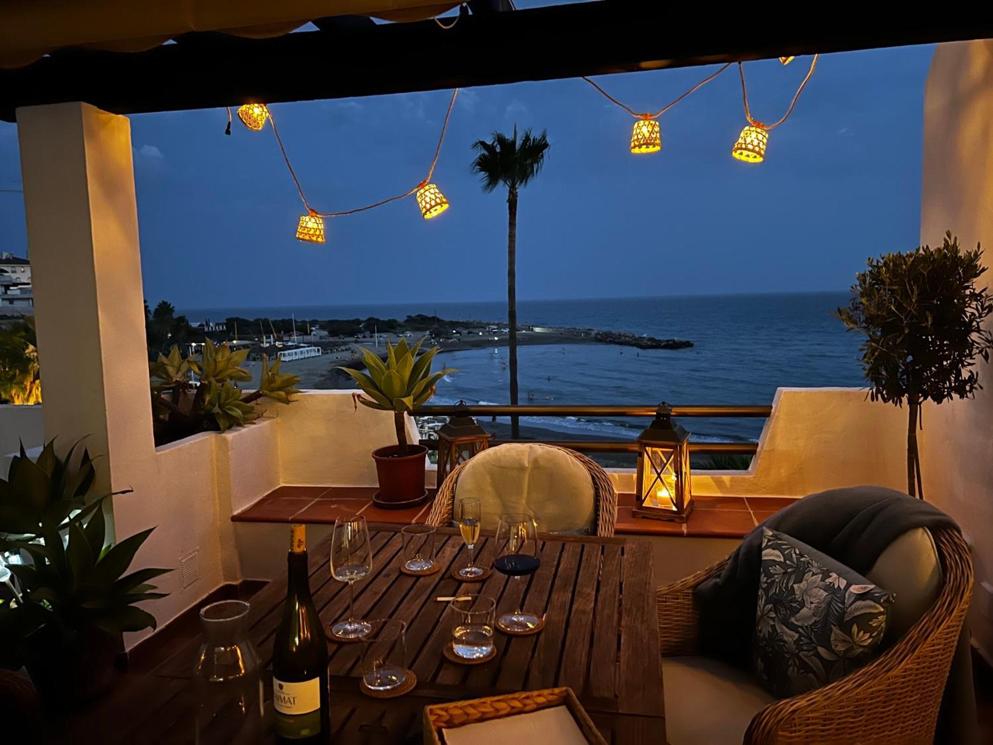 Playa Cristo Amazing Beach Terrace Appartment Estepona Eksteriør billede